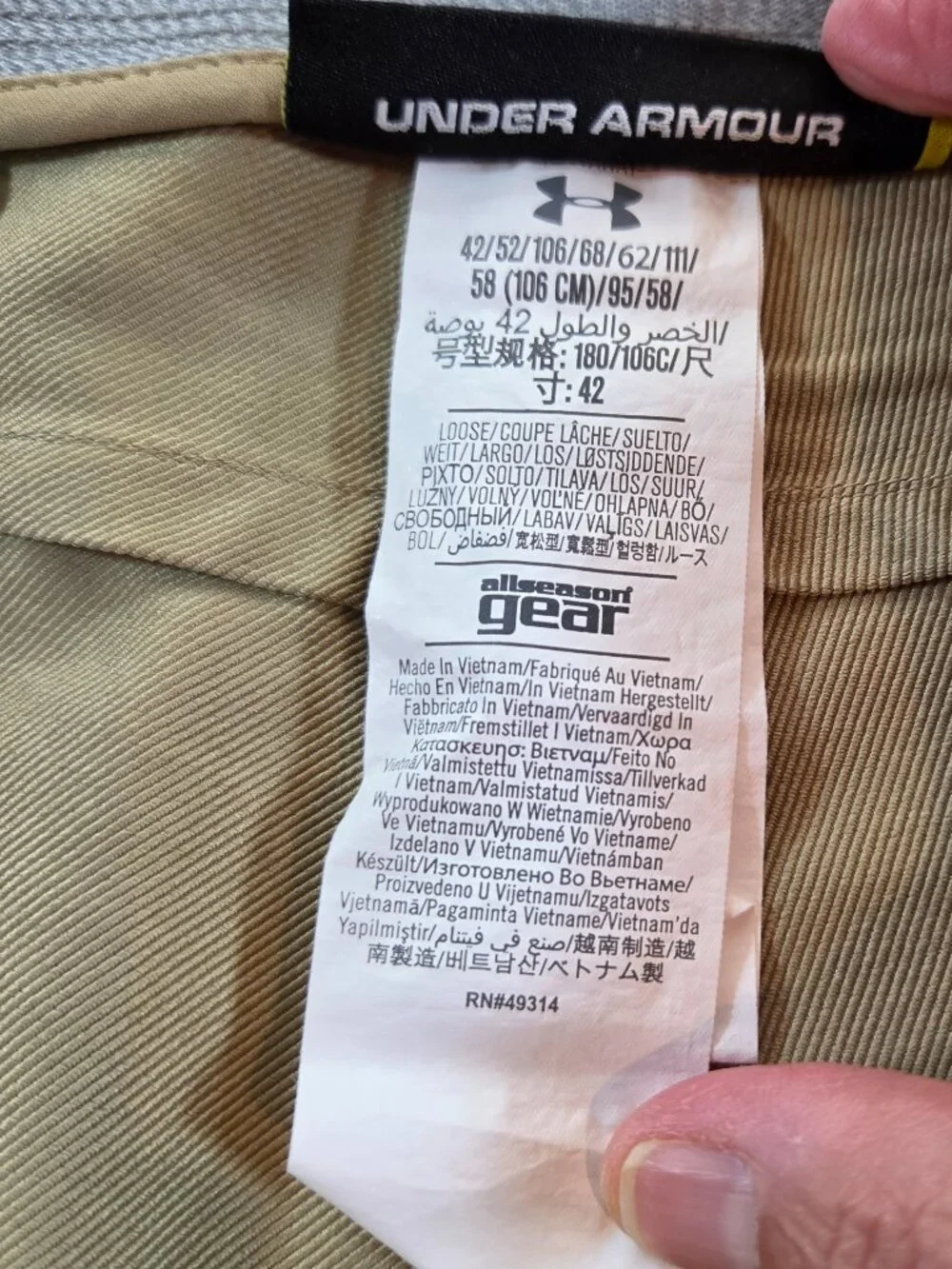 Under Armour Men's Size 42 Khaki Golf Shorts Loose Fit AllSeason Gear 10